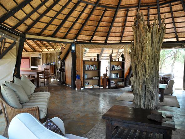 Africa on Foot - Lounge3